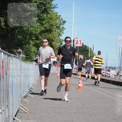 17.08.2025 - KN Förde Triathlon 2025 KatJ http://msf.ph/oto/8601186 17.08.2025 13:42:35 Laufen 426, 517 meine-sportfotos.de