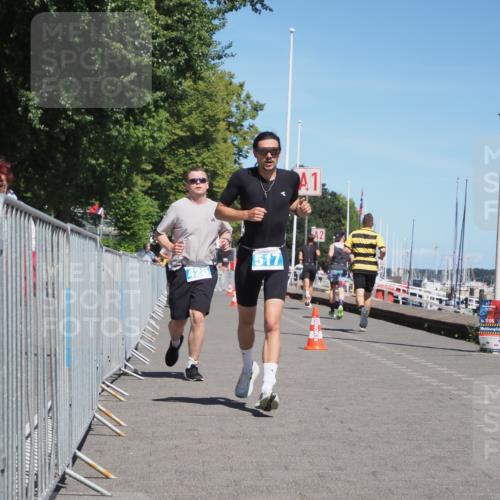 17.08.2025 - KN Förde Triathlon 2025 KatJ http://msf.ph/oto/8601189 17.08.2025 13:42:35 Laufen 426, 517 meine-sportfotos.de