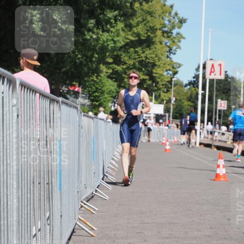 17.08.2025 - KN Förde Triathlon 2025 KatJ http://msf.ph/oto/8602004 17.08.2025 13:43:51 Laufen 464 meine-sportfotos.de