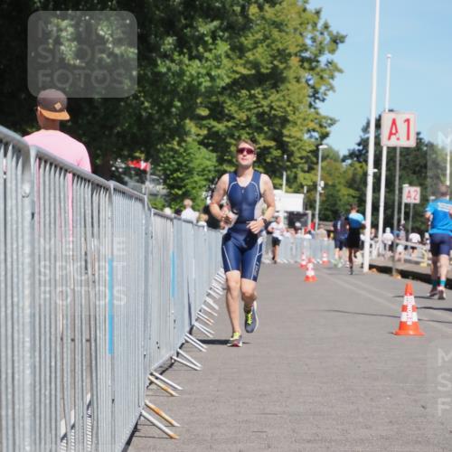 17.08.2025 - KN Förde Triathlon 2025 KatJ http://msf.ph/oto/8602008 17.08.2025 13:43:51 Laufen 464 meine-sportfotos.de