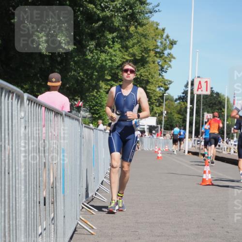 17.08.2025 - KN Förde Triathlon 2025 KatJ http://msf.ph/oto/8602021 17.08.2025 13:43:53 Laufen 464, 514 meine-sportfotos.de