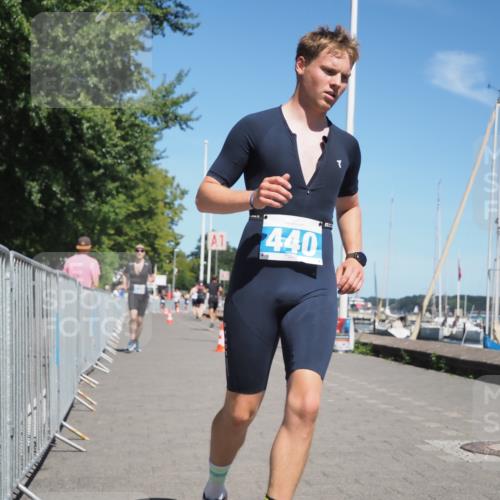 17.08.2025 - KN Förde Triathlon 2025 KatJ http://msf.ph/oto/8602386 17.08.2025 13:44:20 Laufen 440, 452, 527, 549 meine-sportfotos.de