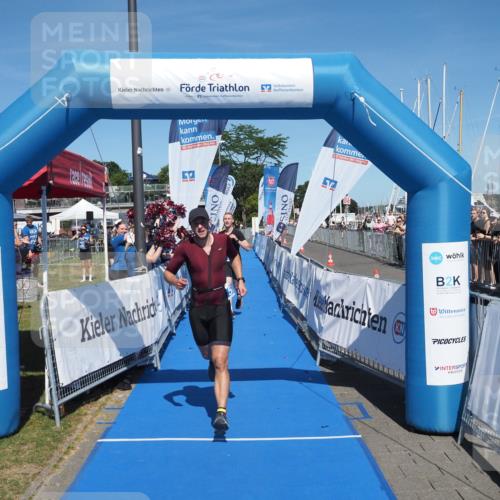 17.08.2025 - KN Förde Triathlon 2025 MichiJ http://msf.ph/oto/8602955 17.08.2025 14:14:15 Laufen 523, 531 meine-sportfotos.de