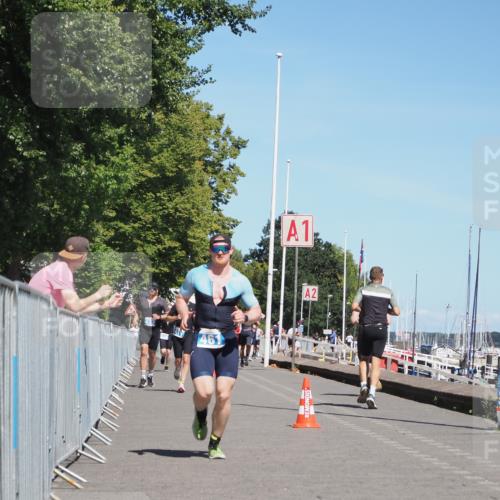 17.08.2025 - KN Förde Triathlon 2025 KatJ http://msf.ph/oto/8603015 17.08.2025 13:45:18 Laufen 411, 461 meine-sportfotos.de