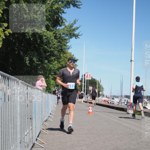 17.08.2025 - KN Förde Triathlon 2025 KatJ http://msf.ph/oto/8603187 17.08.2025 13:45:27 Laufen 411, 432, 479 meine-sportfotos.de