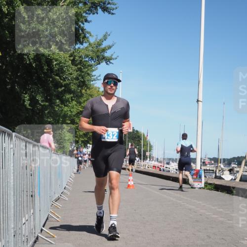 17.08.2025 - KN Förde Triathlon 2025 KatJ http://msf.ph/oto/8603215 17.08.2025 13:45:27 Laufen 411, 432, 479 meine-sportfotos.de