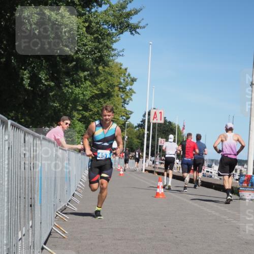 17.08.2025 - KN Förde Triathlon 2025 KatJ http://msf.ph/oto/8603455 17.08.2025 13:45:52 Laufen 443, 457 meine-sportfotos.de