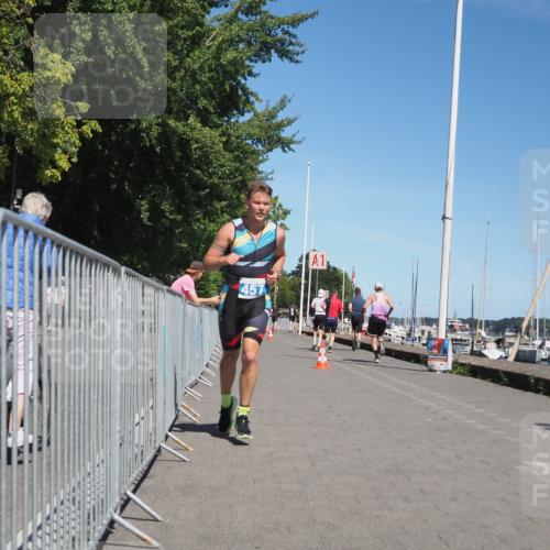 17.08.2025 - KN Förde Triathlon 2025 KatJ http://msf.ph/oto/8603507 17.08.2025 13:45:54 Laufen 457, 507 meine-sportfotos.de