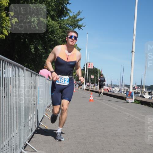 17.08.2025 - KN Förde Triathlon 2025 KatJ http://msf.ph/oto/8603702 17.08.2025 13:46:14 Laufen 462 meine-sportfotos.de