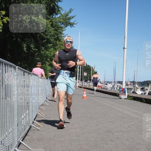 17.08.2025 - KN Förde Triathlon 2025 KatJ http://msf.ph/oto/8603764 17.08.2025 13:46:25 Laufen 448, 459, 490 meine-sportfotos.de