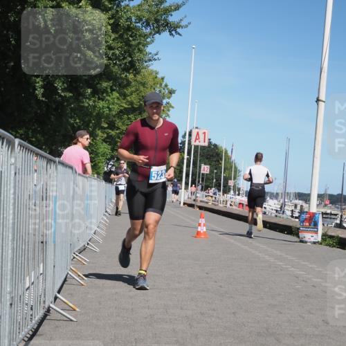 17.08.2025 - KN Förde Triathlon 2025 KatJ http://msf.ph/oto/8605473 17.08.2025 13:48:47 Laufen 437, 523 meine-sportfotos.de