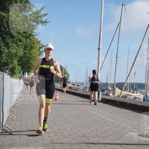 17.08.2025 - KN Förde Triathlon 2025 KatJ http://msf.ph/oto/8605514 17.08.2025 10:29:55 Laufen 201, 205 meine-sportfotos.de