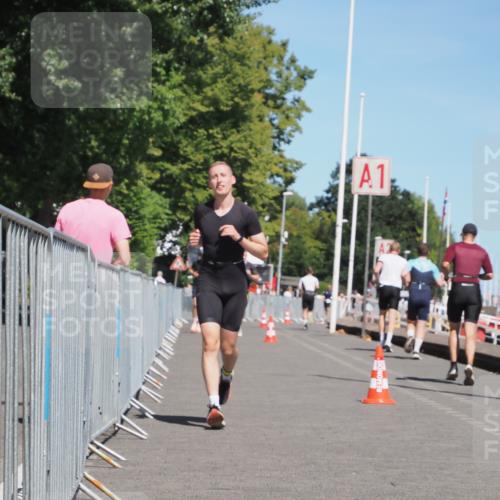 17.08.2025 - KN Förde Triathlon 2025 KatJ http://msf.ph/oto/8605656 17.08.2025 13:48:59 Laufen 423, 437, 531 meine-sportfotos.de