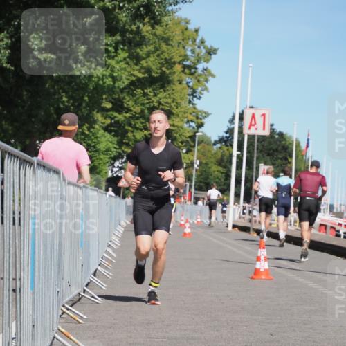 17.08.2025 - KN Förde Triathlon 2025 KatJ http://msf.ph/oto/8605663 17.08.2025 13:49:00 Laufen 423, 531 meine-sportfotos.de