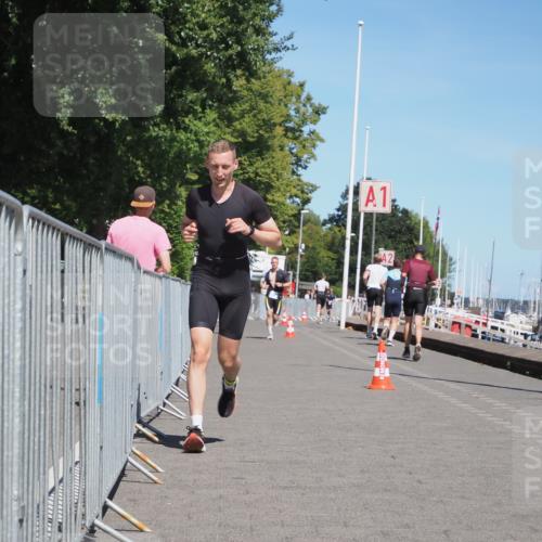 17.08.2025 - KN Förde Triathlon 2025 KatJ http://msf.ph/oto/8605695 17.08.2025 13:49:01 Laufen 423, 531 meine-sportfotos.de