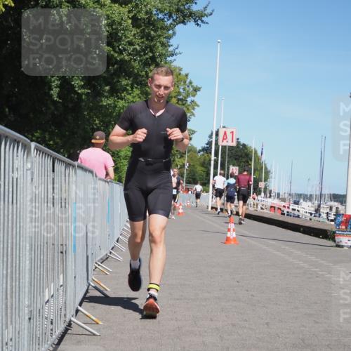 17.08.2025 - KN Förde Triathlon 2025 KatJ http://msf.ph/oto/8605761 17.08.2025 13:49:02 Laufen 453, 531 meine-sportfotos.de