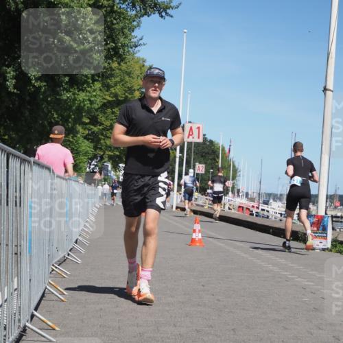 17.08.2025 - KN Förde Triathlon 2025 KatJ http://msf.ph/oto/8605879 17.08.2025 13:49:11 Laufen 453, 508 meine-sportfotos.de