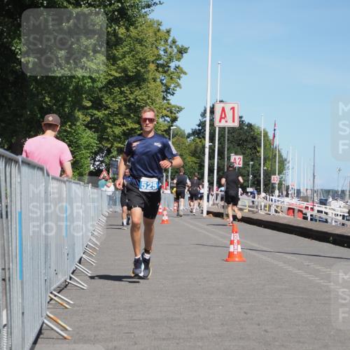 17.08.2025 - KN Förde Triathlon 2025 KatJ http://msf.ph/oto/8605949 17.08.2025 13:49:27 Laufen 525 meine-sportfotos.de