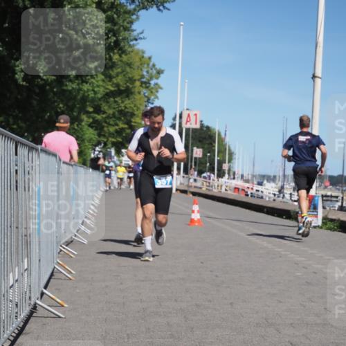 17.08.2025 - KN Förde Triathlon 2025 KatJ http://msf.ph/oto/8606103 17.08.2025 13:49:36 Laufen 357, 516 meine-sportfotos.de
