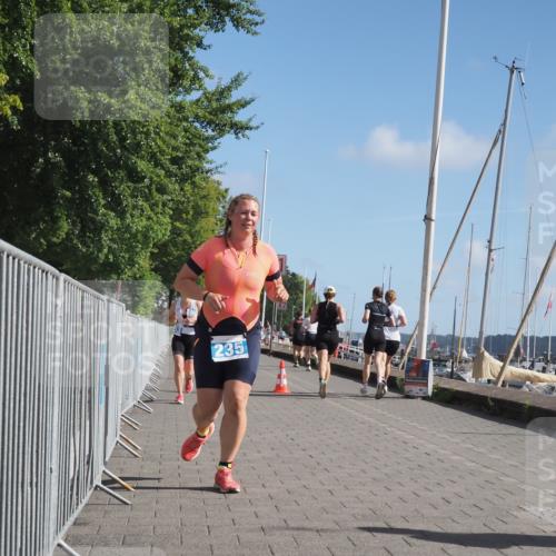 17.08.2025 - KN Förde Triathlon 2025 KatJ http://msf.ph/oto/8606567 17.08.2025 10:31:33 Laufen 111, 153, 235 meine-sportfotos.de