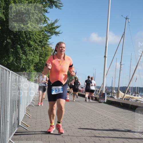 17.08.2025 - KN Förde Triathlon 2025 KatJ http://msf.ph/oto/8606582 17.08.2025 10:31:34 Laufen 111, 153, 235 meine-sportfotos.de