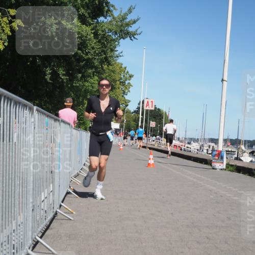 17.08.2025 - KN Förde Triathlon 2025 KatJ http://msf.ph/oto/8606988 17.08.2025 13:51:12 Laufen 395, 517 meine-sportfotos.de