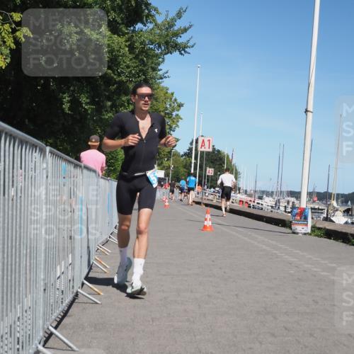 17.08.2025 - KN Förde Triathlon 2025 KatJ http://msf.ph/oto/8606999 17.08.2025 13:51:12 Laufen 395, 517 meine-sportfotos.de