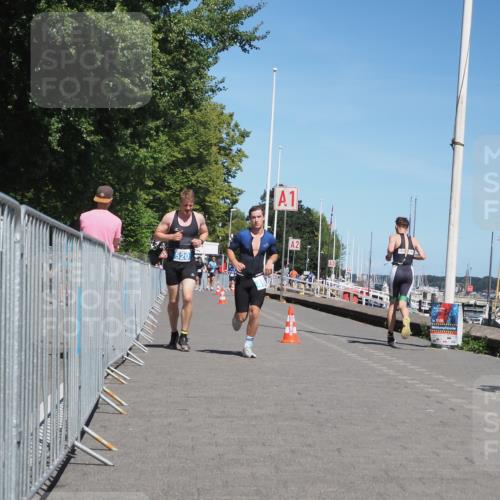 17.08.2025 - KN Förde Triathlon 2025 KatJ http://msf.ph/oto/8607032 17.08.2025 13:51:19 Laufen 498, 520 meine-sportfotos.de