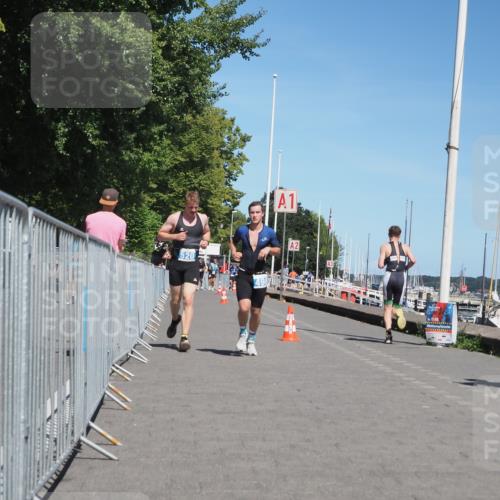 17.08.2025 - KN Förde Triathlon 2025 KatJ http://msf.ph/oto/8607033 17.08.2025 13:51:19 Laufen 498, 520 meine-sportfotos.de