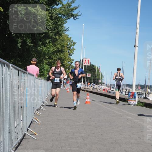 17.08.2025 - KN Förde Triathlon 2025 KatJ http://msf.ph/oto/8607036 17.08.2025 13:51:19 Laufen 498, 520 meine-sportfotos.de