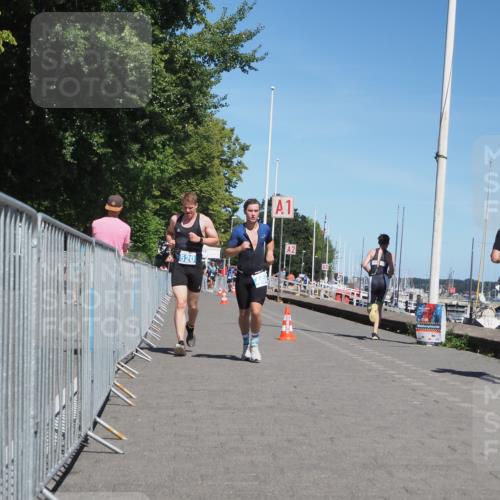 17.08.2025 - KN Förde Triathlon 2025 KatJ http://msf.ph/oto/8607042 17.08.2025 13:51:19 Laufen 498, 520 meine-sportfotos.de