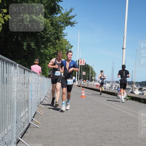 17.08.2025 - KN Förde Triathlon 2025 KatJ http://msf.ph/oto/8607066 17.08.2025 13:51:20 Laufen 498, 520 meine-sportfotos.de