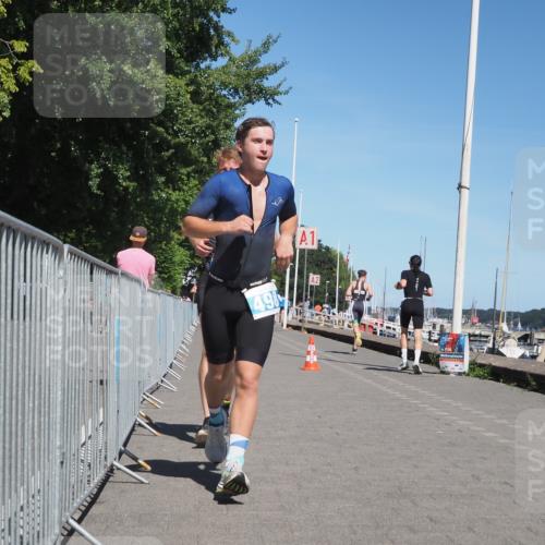 17.08.2025 - KN Förde Triathlon 2025 KatJ http://msf.ph/oto/8607084 17.08.2025 13:51:21 Laufen 498, 520 meine-sportfotos.de