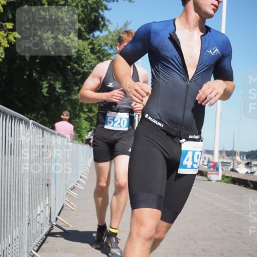 17.08.2025 - KN Förde Triathlon 2025 KatJ http://msf.ph/oto/8607096 17.08.2025 13:51:23 Laufen 498, 520 meine-sportfotos.de