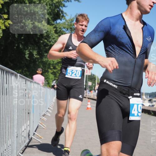 17.08.2025 - KN Förde Triathlon 2025 KatJ http://msf.ph/oto/8607098 17.08.2025 13:51:23 Laufen 498, 520 meine-sportfotos.de