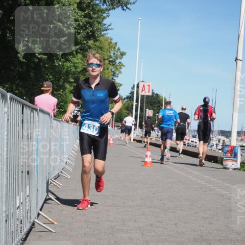 17.08.2025 - KN Förde Triathlon 2025 KatJ http://msf.ph/oto/8607343 17.08.2025 13:52:13 Laufen 430, 527 meine-sportfotos.de