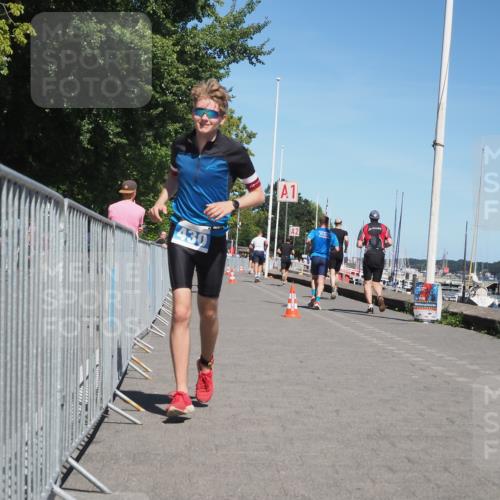 17.08.2025 - KN Förde Triathlon 2025 KatJ http://msf.ph/oto/8607354 17.08.2025 13:52:14 Laufen 430, 527 meine-sportfotos.de