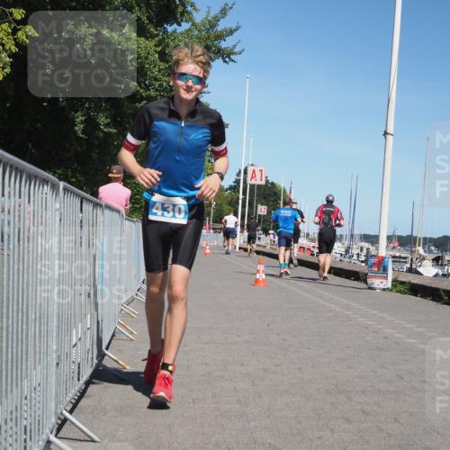 17.08.2025 - KN Förde Triathlon 2025 KatJ http://msf.ph/oto/8607362 17.08.2025 13:52:14 Laufen 430, 527 meine-sportfotos.de