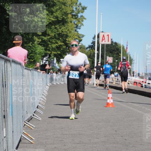 17.08.2025 - KN Förde Triathlon 2025 KatJ http://msf.ph/oto/8607376 17.08.2025 13:52:19 Laufen 492, 527 meine-sportfotos.de