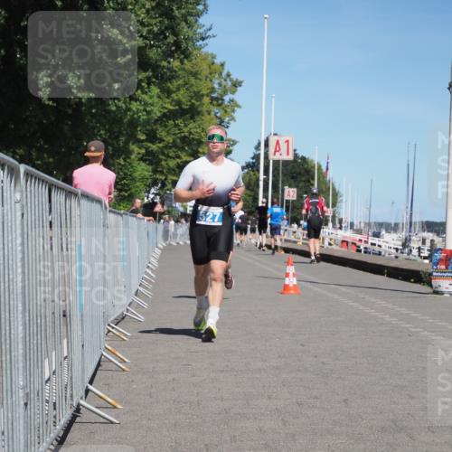 17.08.2025 - KN Förde Triathlon 2025 KatJ http://msf.ph/oto/8607388 17.08.2025 13:52:20 Laufen 492, 527 meine-sportfotos.de