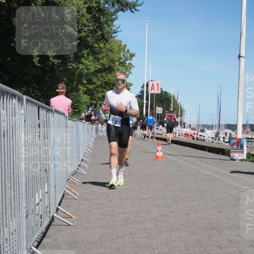 17.08.2025 - KN Förde Triathlon 2025 KatJ http://msf.ph/oto/8607393 17.08.2025 13:52:20 Laufen 492, 527 meine-sportfotos.de