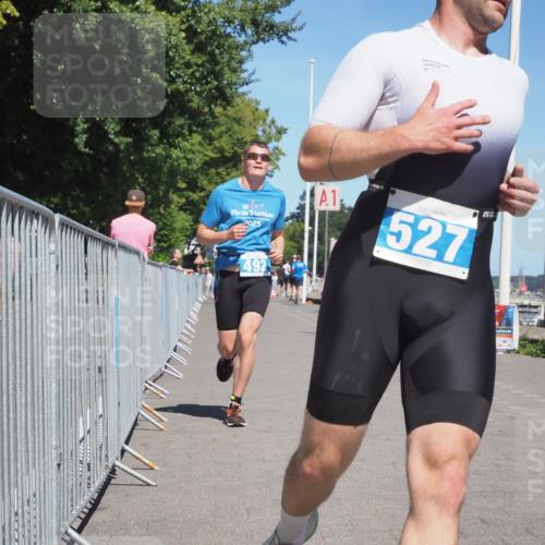 17.08.2025 - KN Förde Triathlon 2025 KatJ http://msf.ph/oto/8607405 17.08.2025 13:52:23 Laufen 492, 527 meine-sportfotos.de