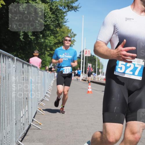 17.08.2025 - KN Förde Triathlon 2025 KatJ http://msf.ph/oto/8607408 17.08.2025 13:52:23 Laufen 492, 527 meine-sportfotos.de