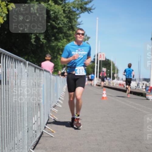 17.08.2025 - KN Förde Triathlon 2025 KatJ http://msf.ph/oto/8607419 17.08.2025 13:52:23 Laufen 492, 527 meine-sportfotos.de