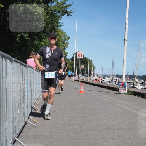 17.08.2025 - KN Förde Triathlon 2025 KatJ http://msf.ph/oto/8607452 17.08.2025 13:52:46 Laufen 509, 542 meine-sportfotos.de