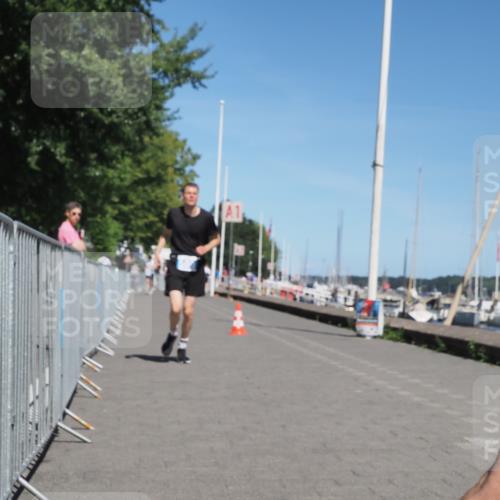 17.08.2025 - KN Förde Triathlon 2025 KatJ http://msf.ph/oto/8607456 17.08.2025 13:52:48 Laufen 509, 542 meine-sportfotos.de