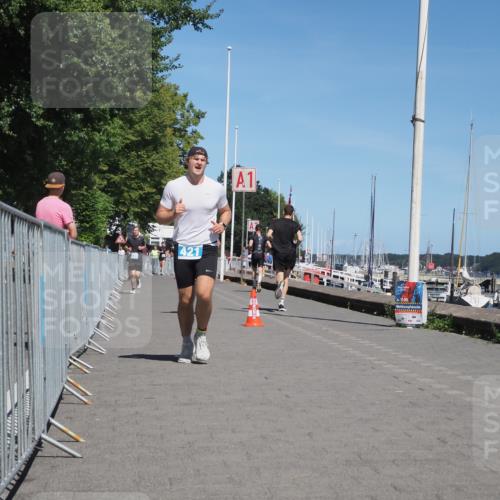 17.08.2025 - KN Förde Triathlon 2025 KatJ http://msf.ph/oto/8607484 17.08.2025 13:53:01 Laufen 421, 533 meine-sportfotos.de