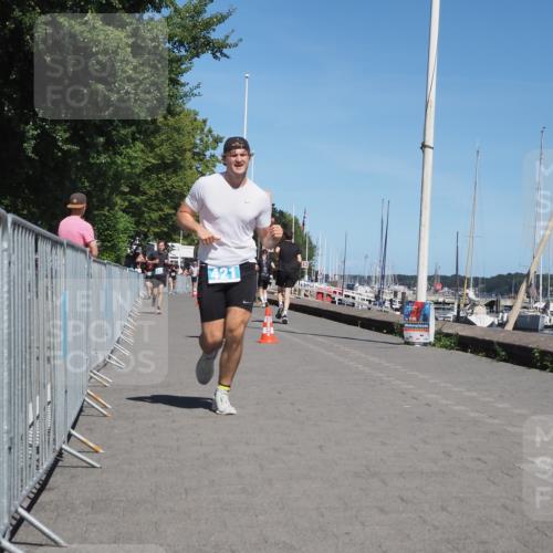 17.08.2025 - KN Förde Triathlon 2025 KatJ http://msf.ph/oto/8607489 17.08.2025 13:53:02 Laufen 421, 533 meine-sportfotos.de