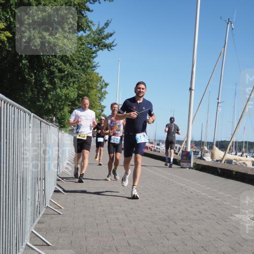 17.08.2025 - KN Förde Triathlon 2025 KatJ http://msf.ph/oto/8607774 17.08.2025 12:01:13 Laufen 284, 300, 318, 377, 390, 632 meine-sportfotos.de