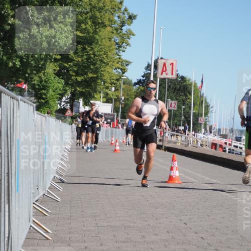 17.08.2025 - KN Förde Triathlon 2025 KatJ http://msf.ph/oto/8608042 17.08.2025 12:01:41 Laufen 343, 359 meine-sportfotos.de